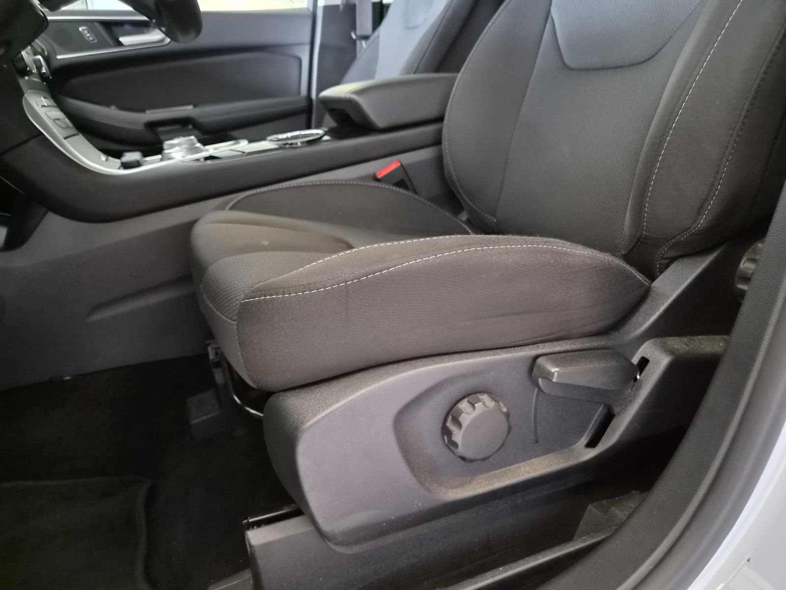 Fahrzeugabbildung Ford S-MAX Titanium / 1. HAND / NAVI / AHK /