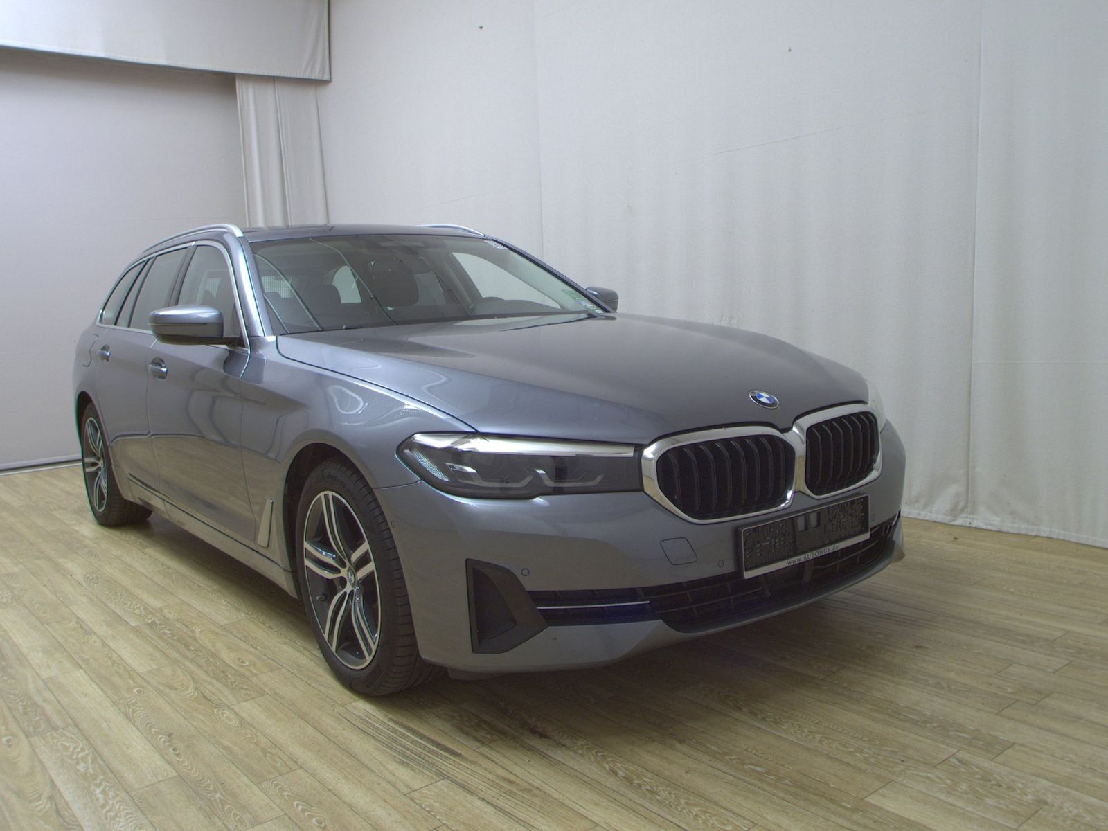 BMW 530e Touring Leder Navi LED LC-Pro Pano H-K RFK imagem 3