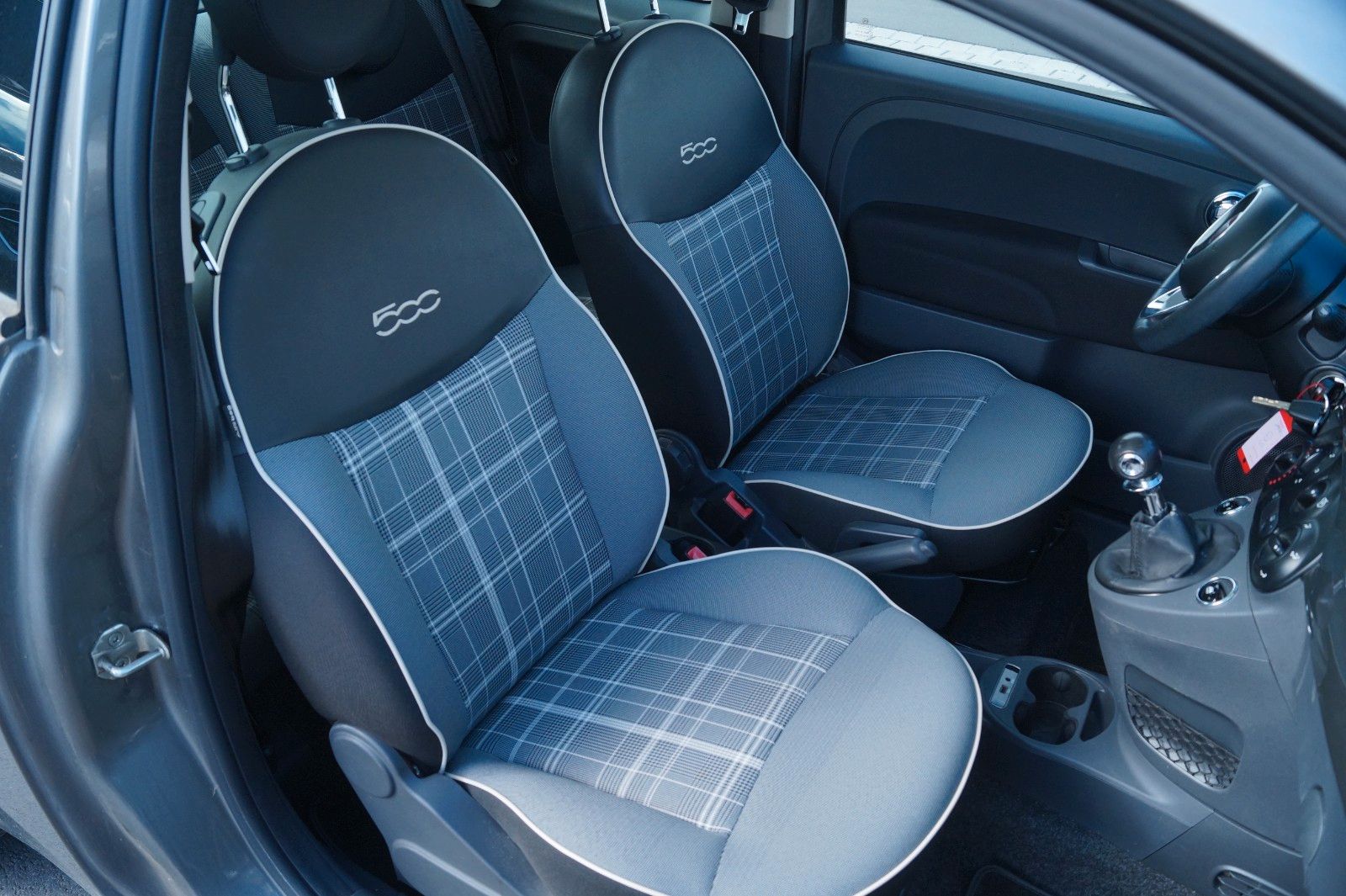 Fahrzeugabbildung Fiat 500 1.2 8V Lounge