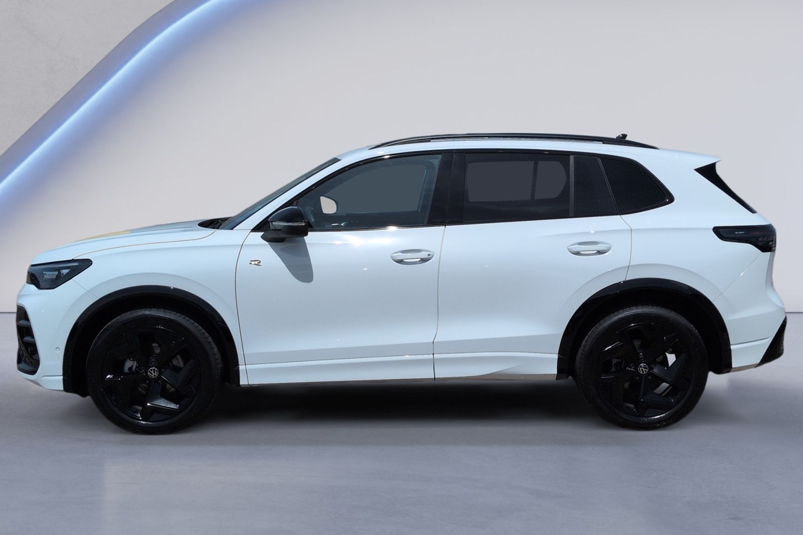 Tiguan R-Line 1.5 eTSI DSG AHK+PANO+BlackStyle+