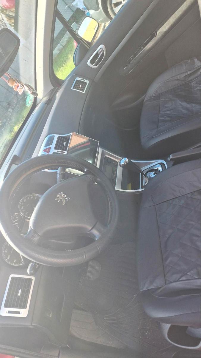 Peugeot 307 2006 — салон