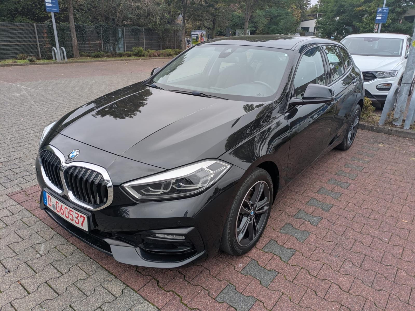 BMW 118 i Sport Line Navi Leder LED PDC Szh uvm