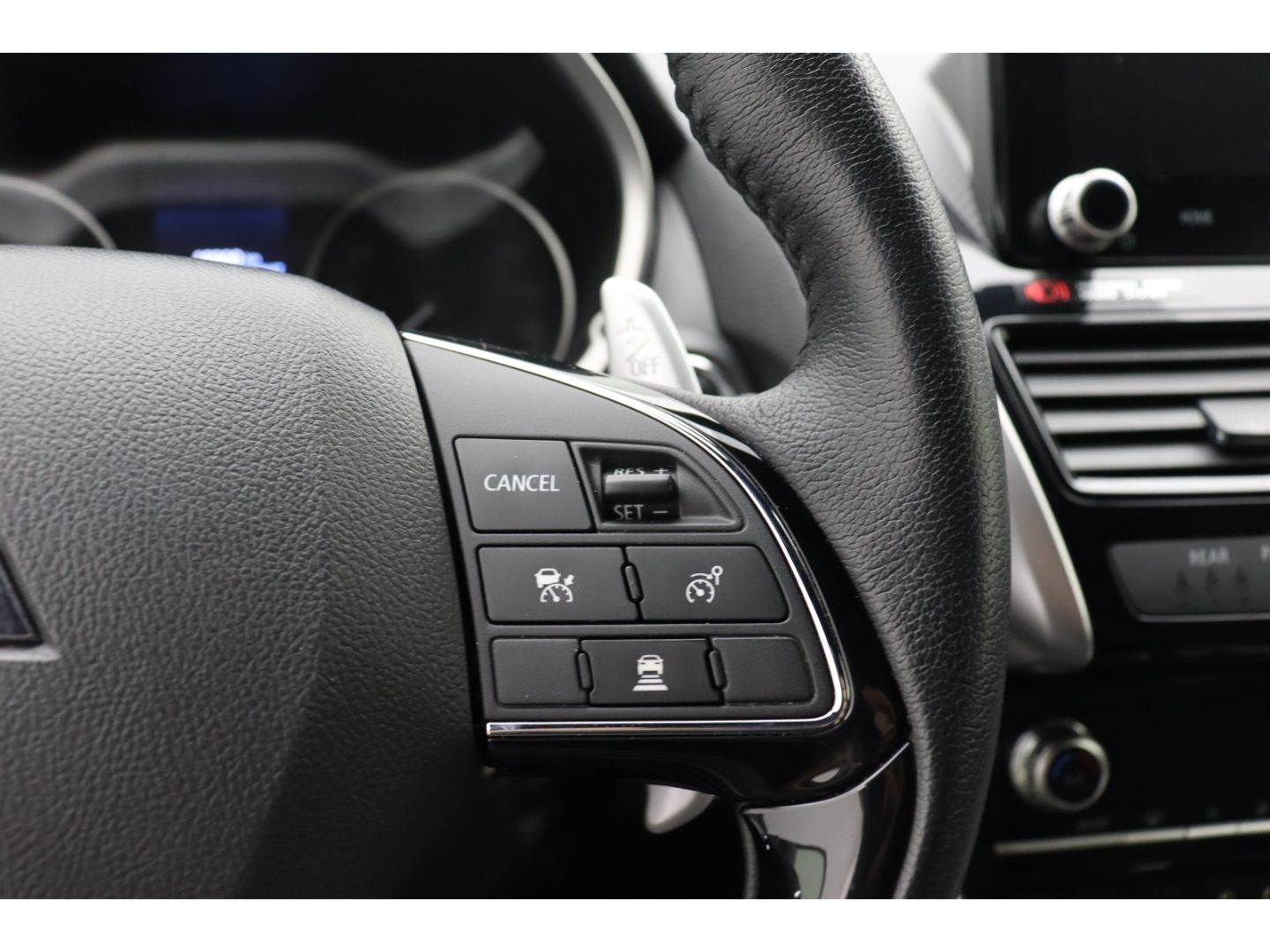 Fahrzeugabbildung Mitsubishi Eclipse Cross Plus Select Hybrid 4WD