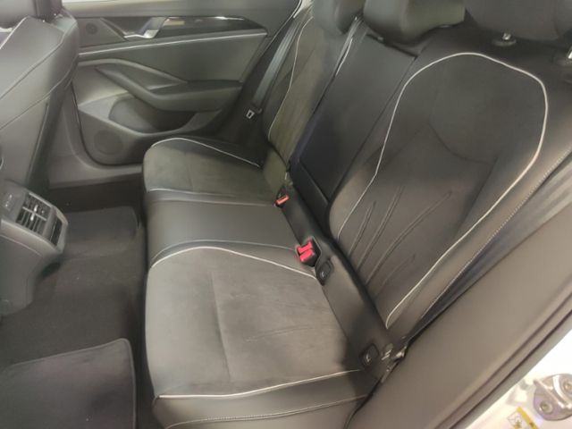Fahrzeugabbildung Volkswagen Passat 1.5 eTSI BUSINESS MATRIX HUD NAVI SHZ KAM