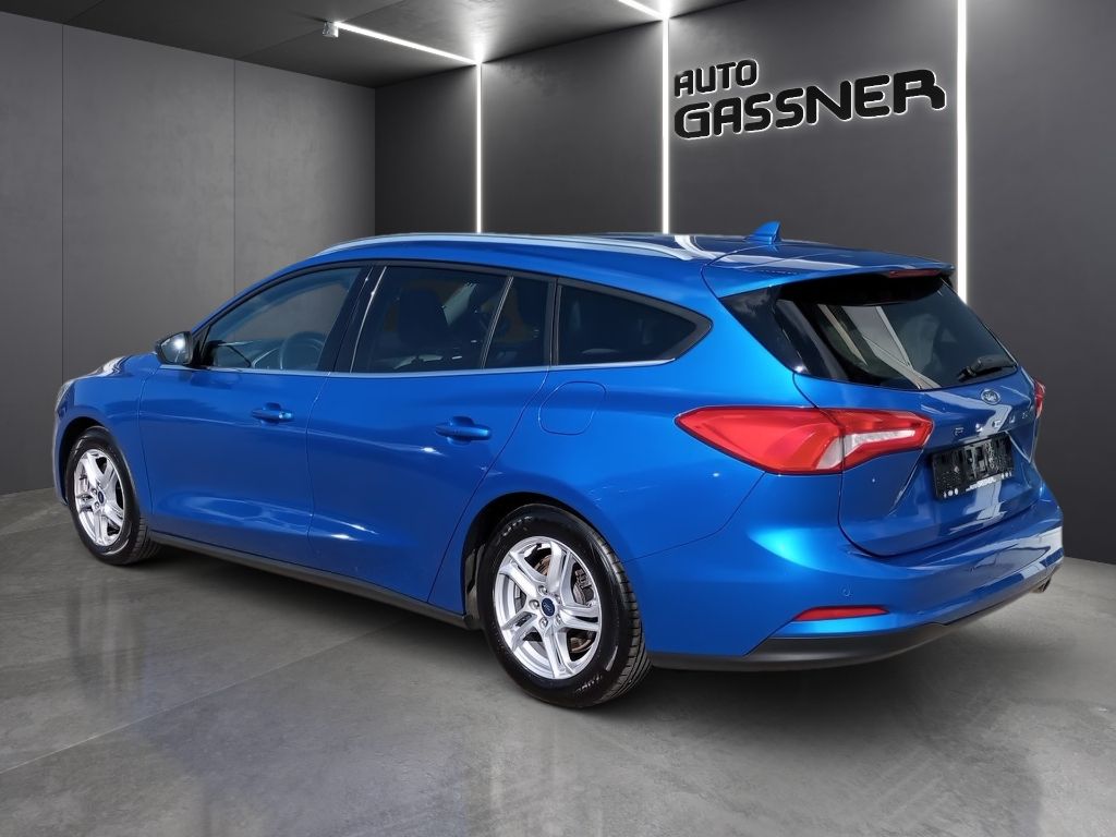 Fahrzeugabbildung Ford Focus Turnier 1.0 EcoBoost Start-Stopp-System