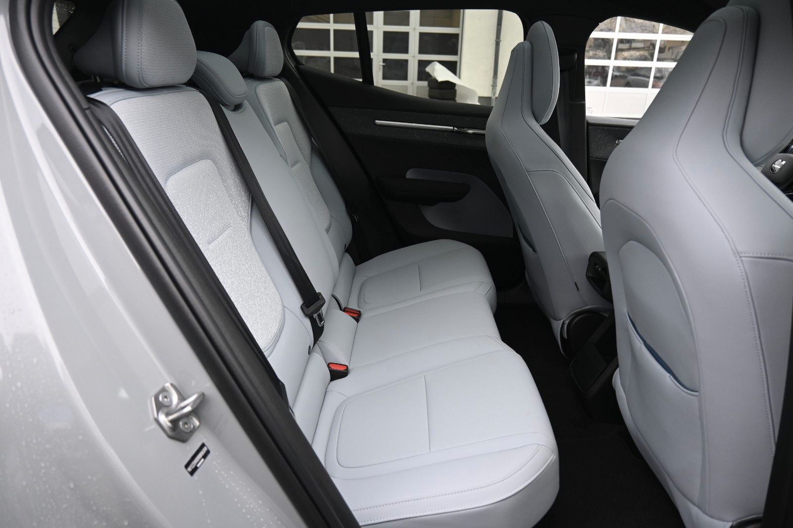 Fahrzeugabbildung Volvo EX30 Twin Performance AWD Ultra*PANO*ACC*20"