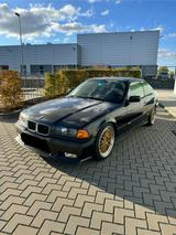 BMW E36 325i Coupe - BMW 325 aus 1993: 325i