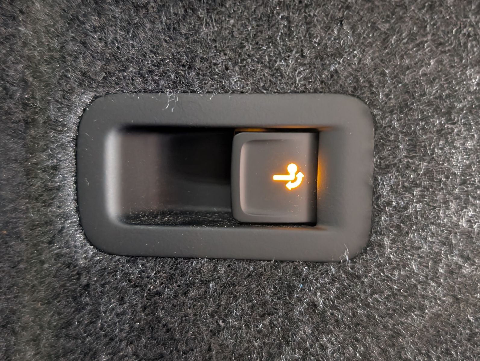 Fahrzeugabbildung Volkswagen Tayron 2.0TDI 4M R-Line Launch Pano Black AHK 20