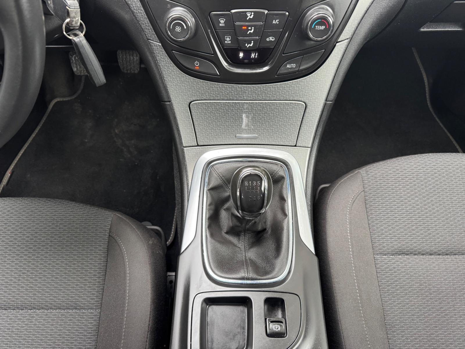 Opel Insignia 2015 — photo 30