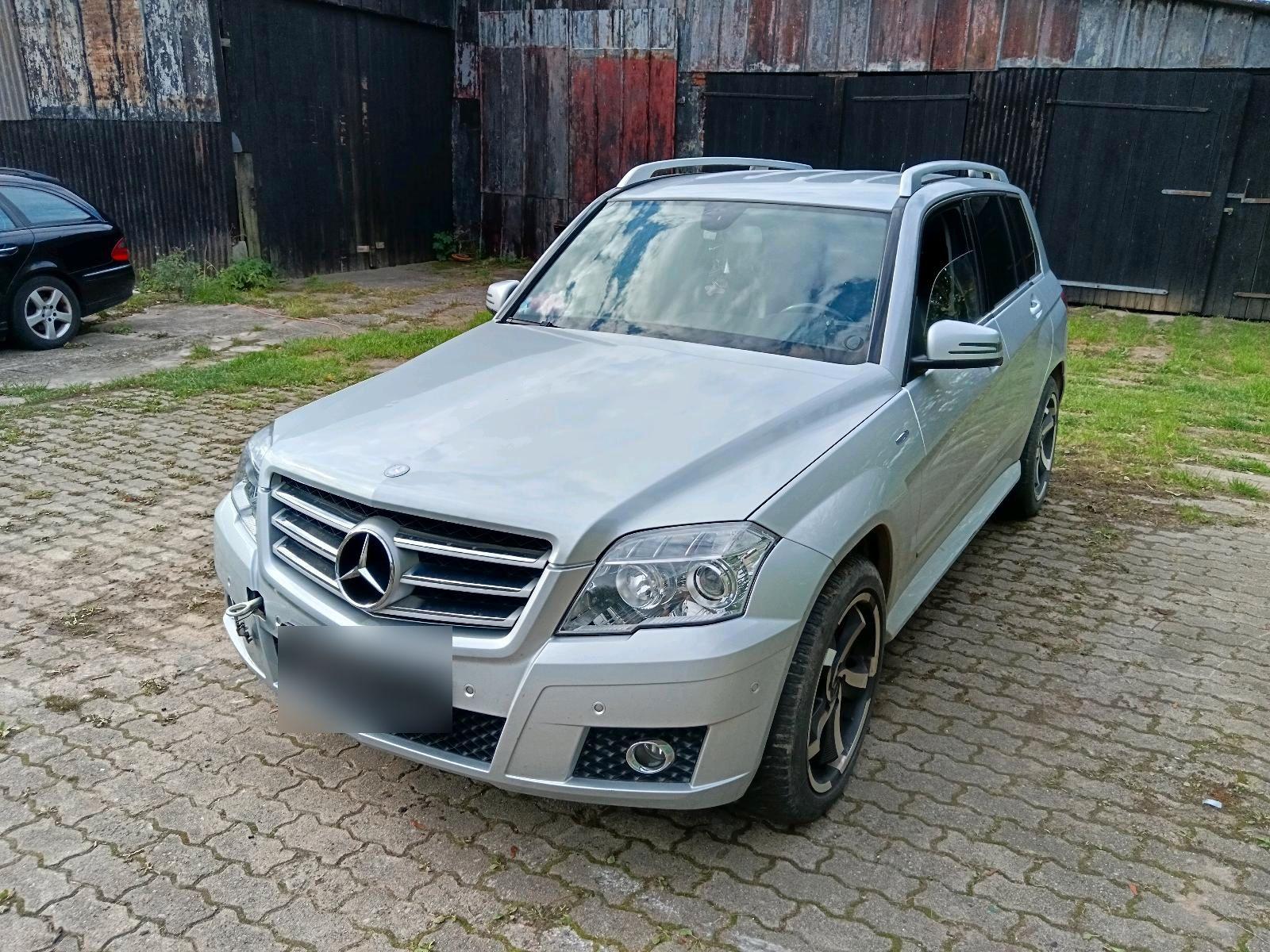 Mercedes-Benz GLK220 2009 — rear view
