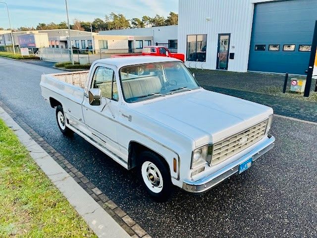 Chevrolet C20 Silverado Pick Up Erstlack 350 V8 automatik