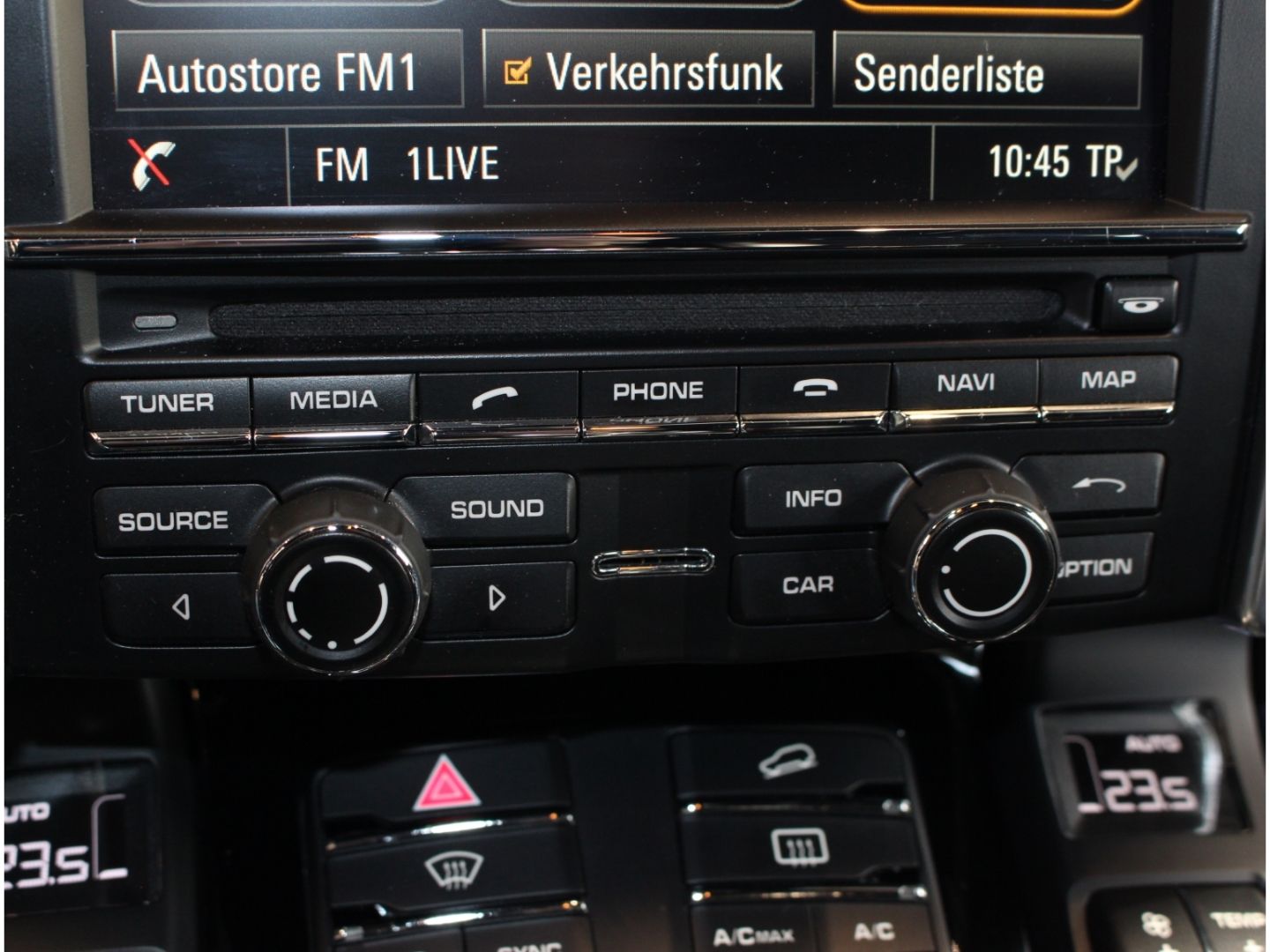 Fahrzeugabbildung Porsche Cayenne 3.0 Diesel *Pano*Standh.*Kamera