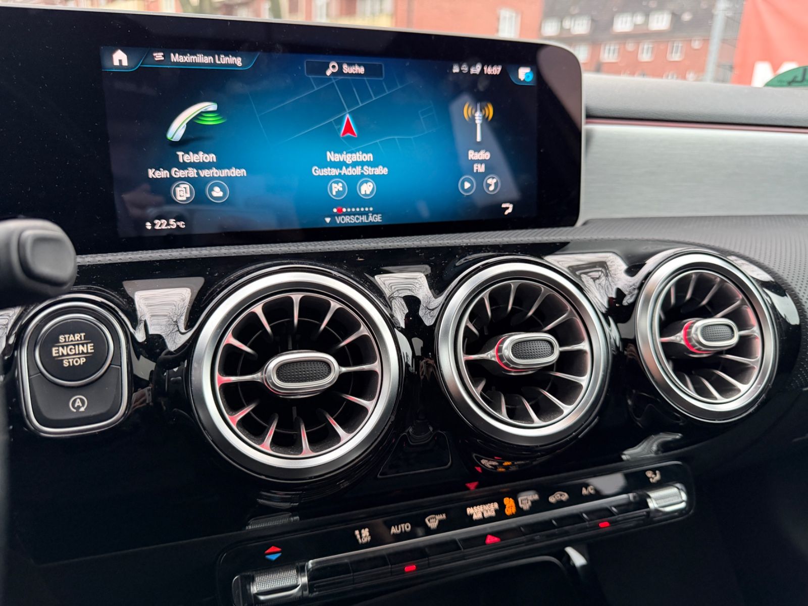 Fahrzeugabbildung Mercedes-Benz A 250 AMG Line*BURMESTER*PANO*ALCANTARA*