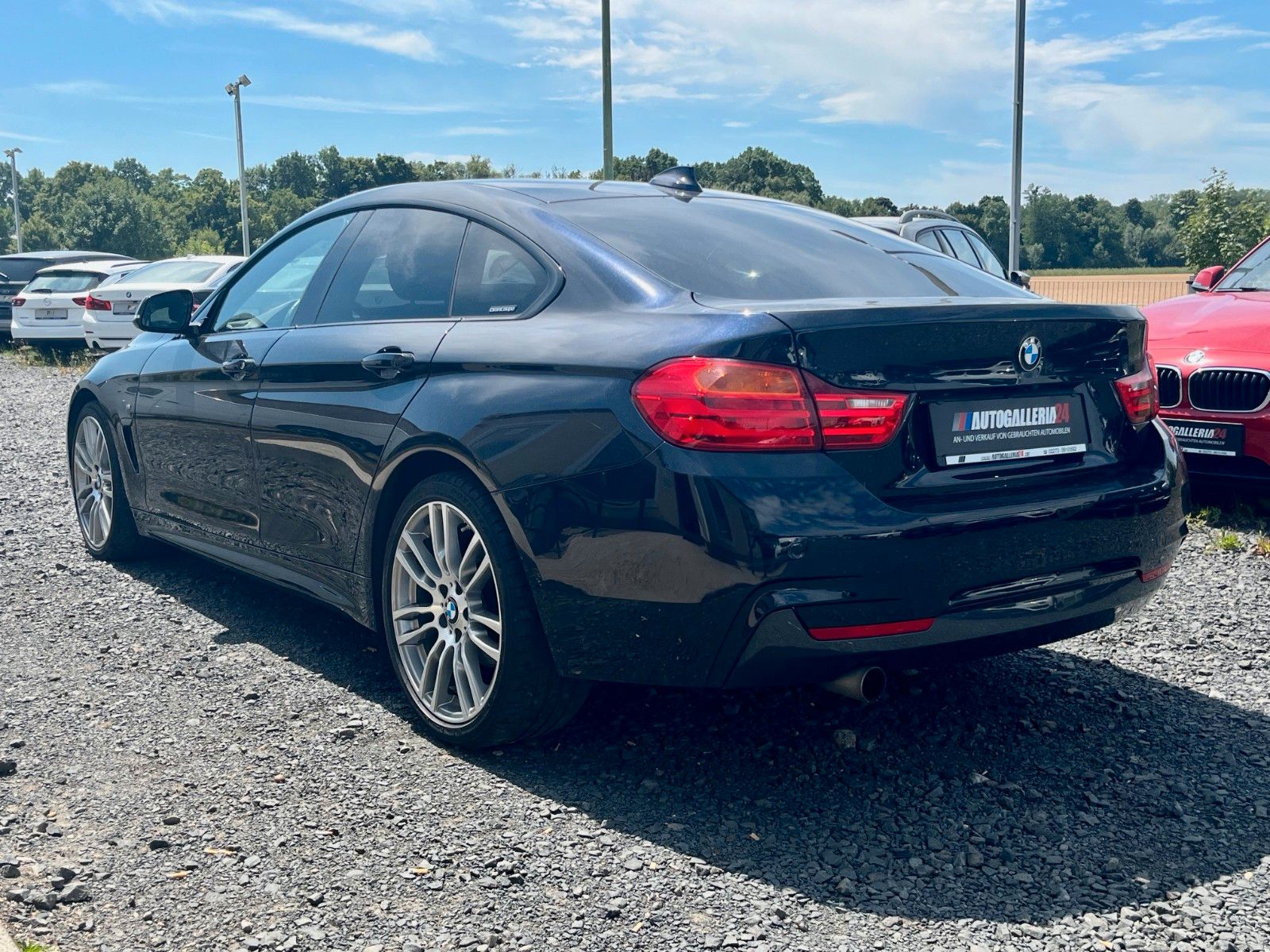Fahrzeugabbildung BMW 420i Gran Coupé Sport-Aut. M SPORTPAKET Navi LED