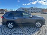 Toyota RAV 4 2.5 Hybrid Auto - - Toyota RAV 4 mit Benzin-Antrieb: Automatik