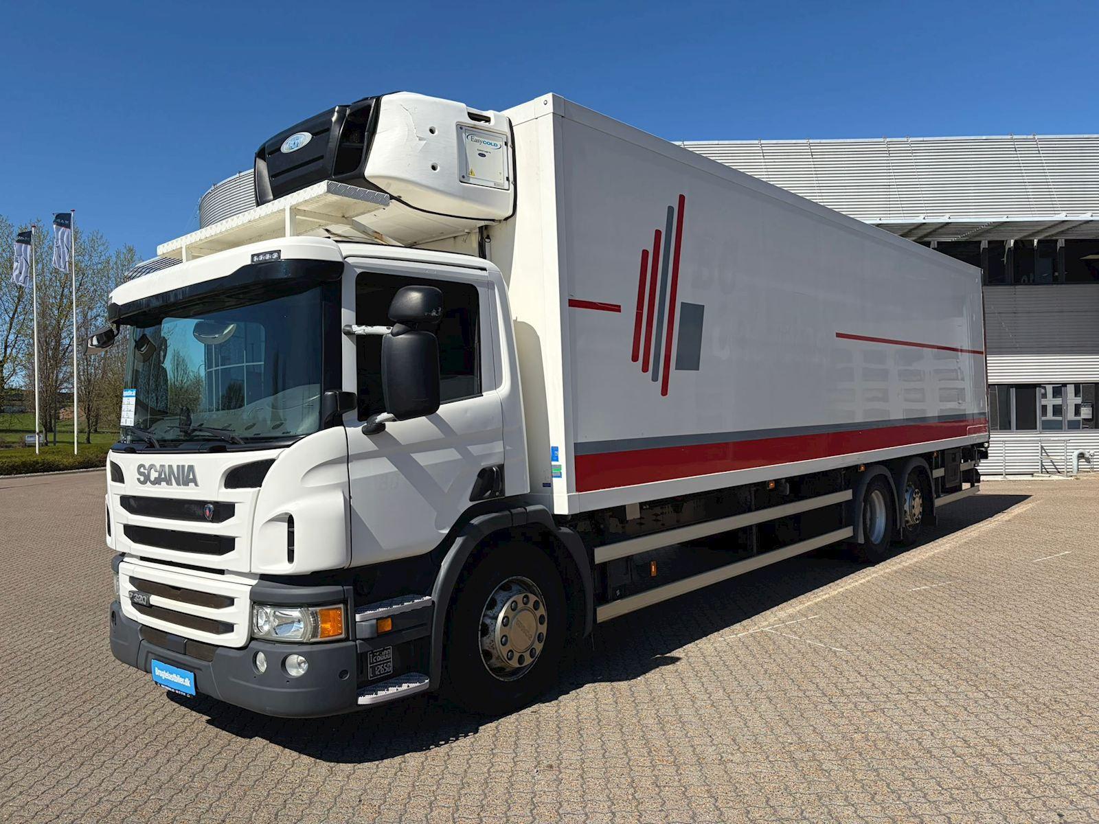 Scania P320 6x2/4