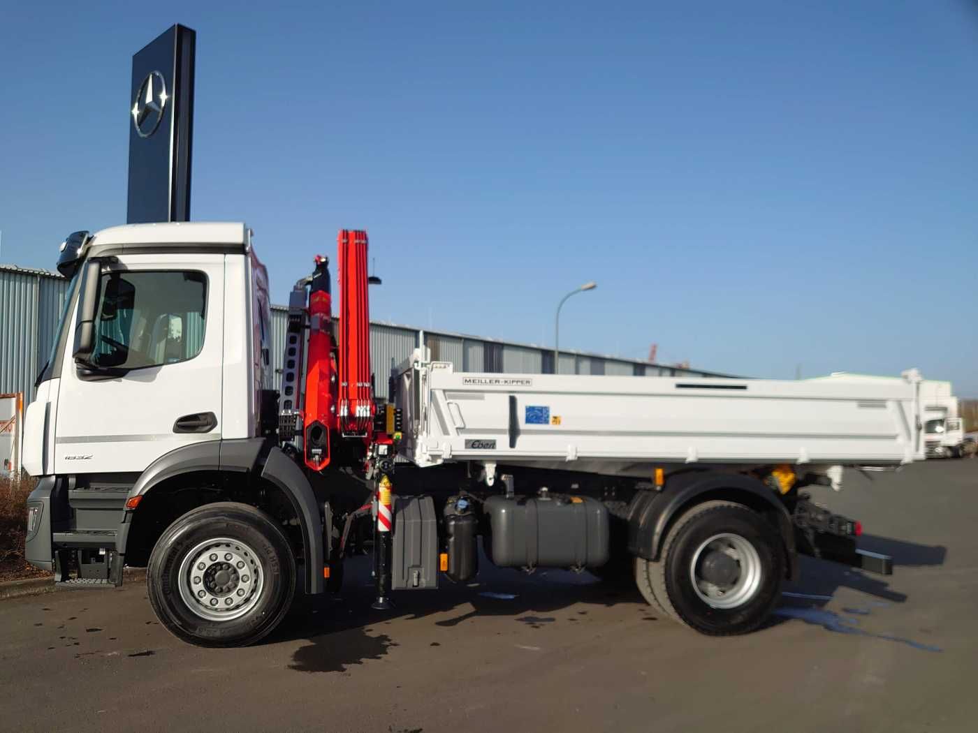 Fahrzeugabbildung Mercedes-Benz Arocs 1832 KK 4x2 Kipper+Kran Fassi F120+Funk