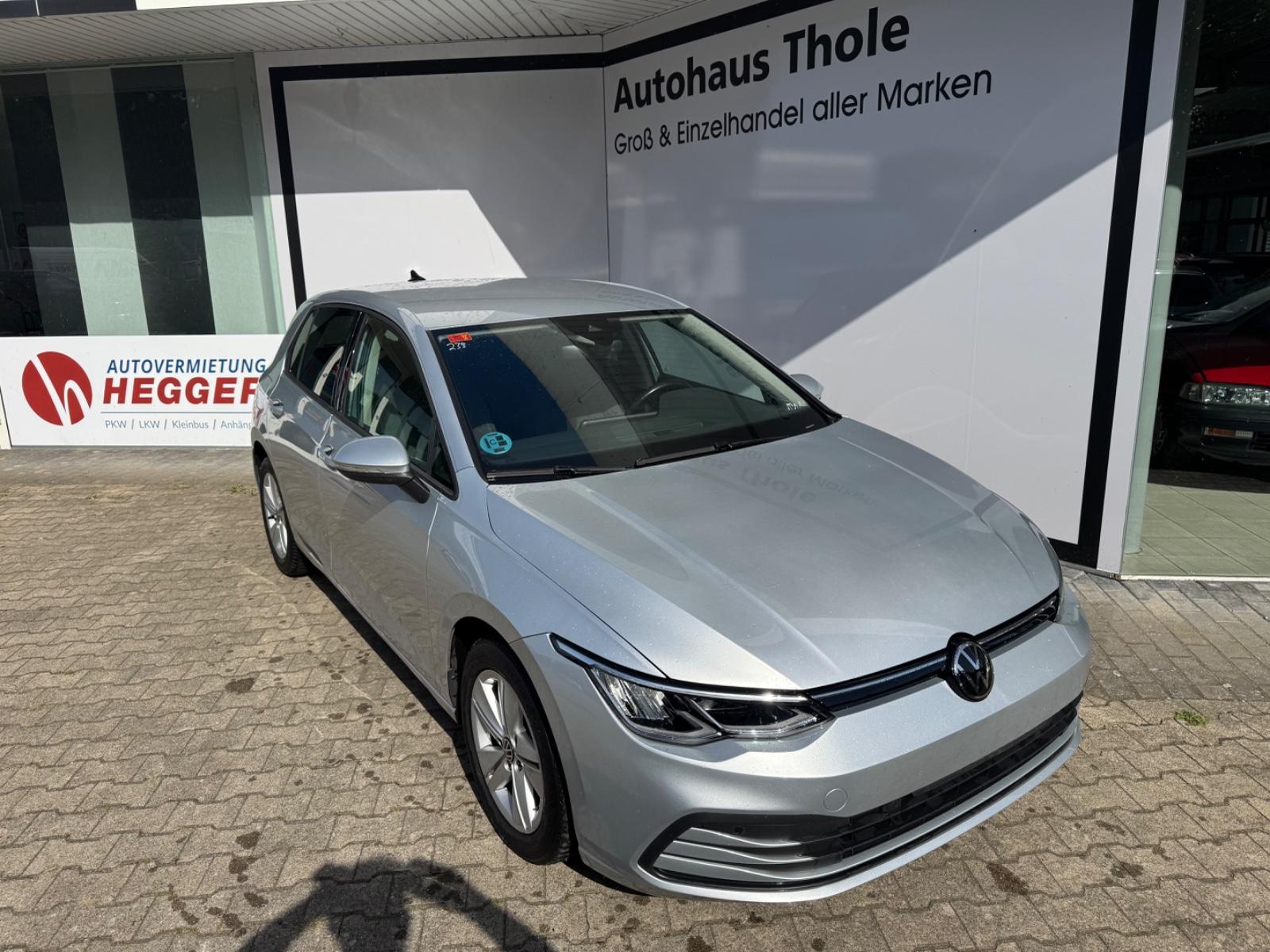 Volkswagen Golf VIII Lim. Life *ACC+CARPLAY+SHZ*