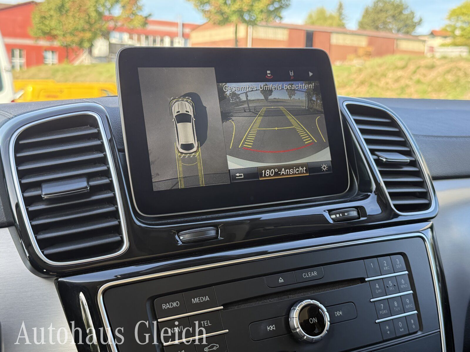 Fahrzeugabbildung Mercedes-Benz GLE 400 AMG Line 4Matic (EURO 6d-TEMP) COMAND AP