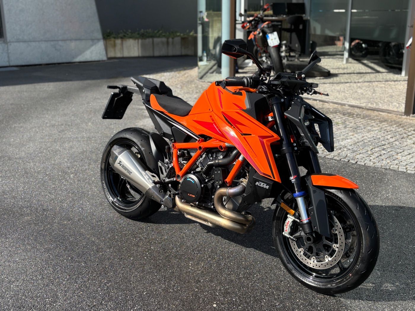 Fahrzeugabbildung KTM 1390 Super Duke R EVO 2026 Techpack, Akrapovic