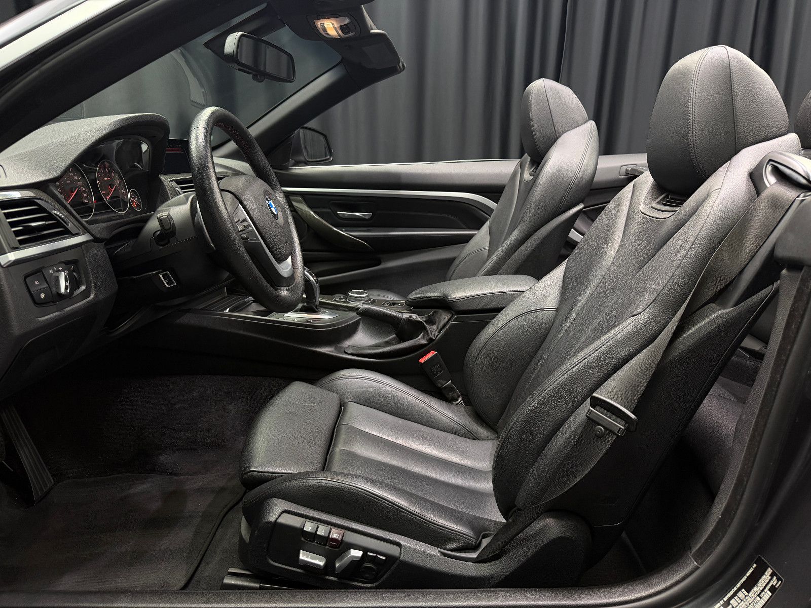 Fahrzeugabbildung BMW 428I Cabrio xDrive|M-Paket|LEDER|HIFI|KAMERA