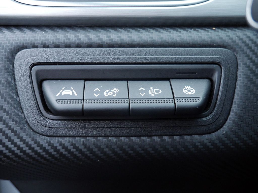 Fahrzeugabbildung Renault Captur R.S. Line TCe 140 17950R SHZ ACC LED 360°