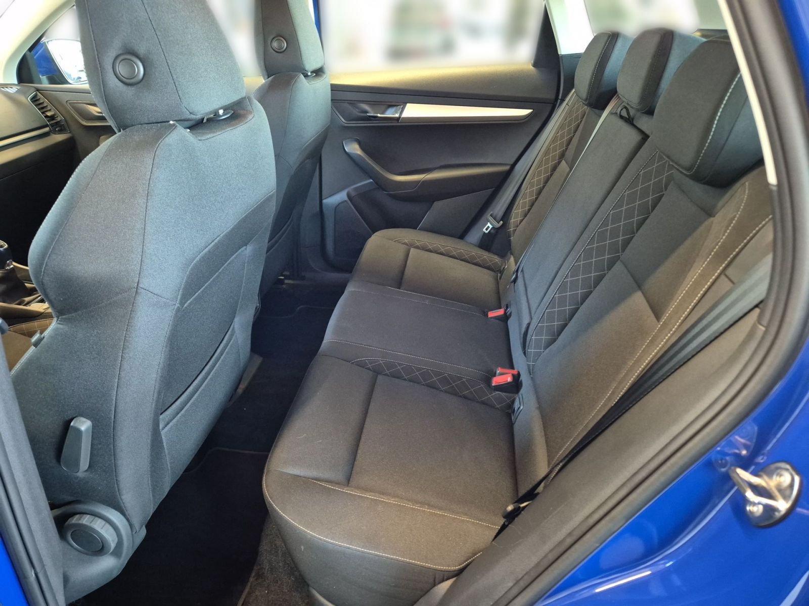 Fahrzeugabbildung SKODA Karoq Ambition