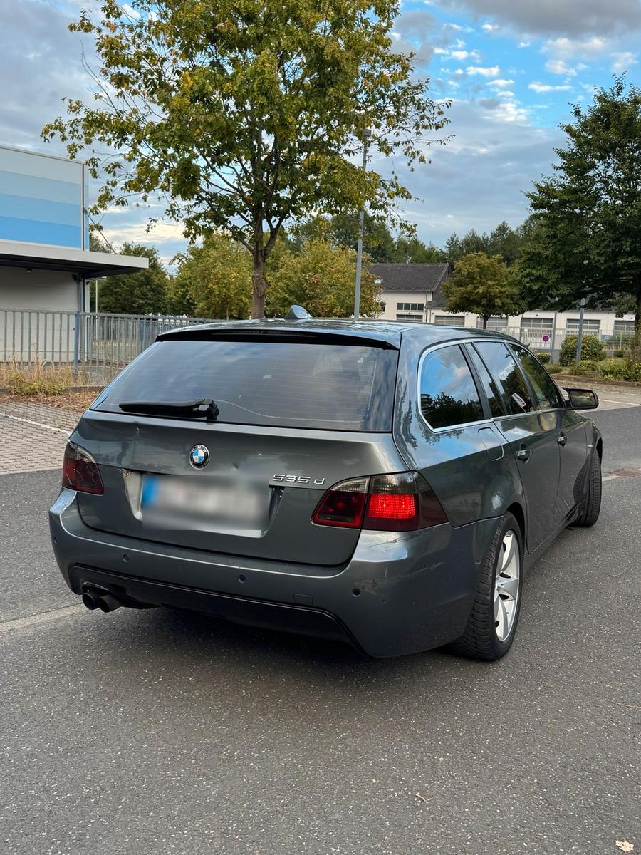 BMW 330 2004 — photo 8
