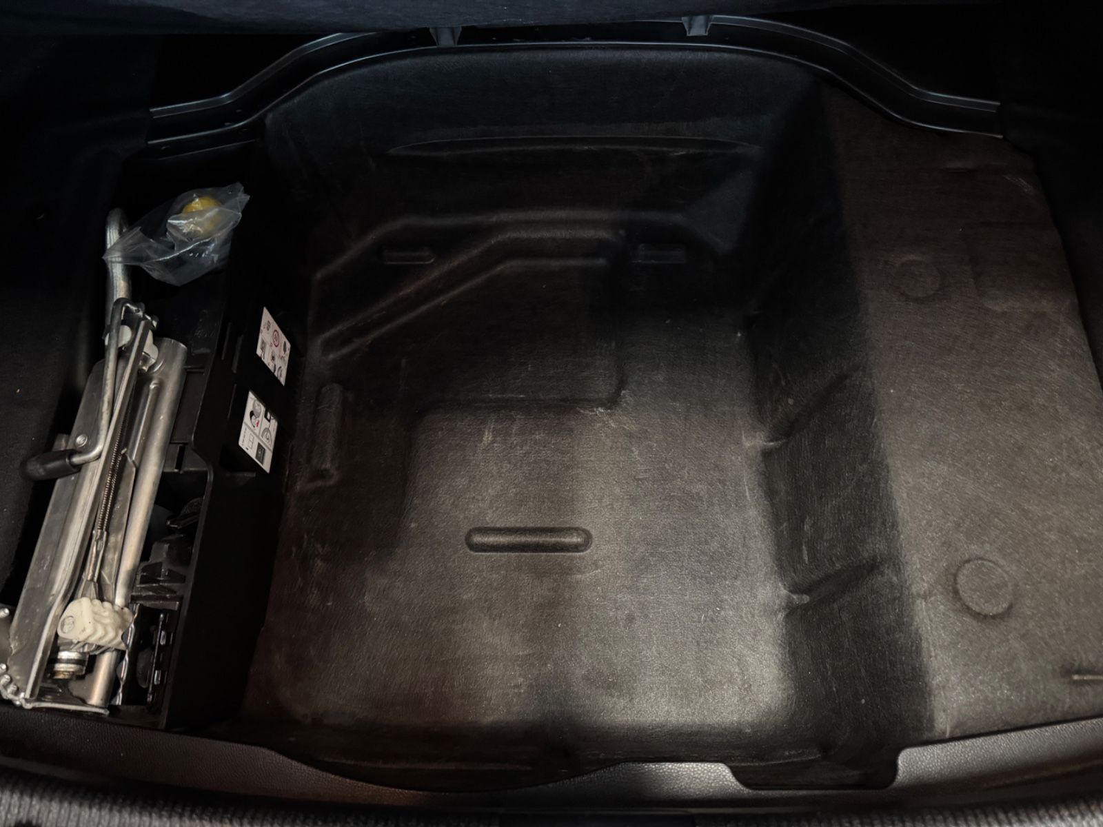 Fahrzeugabbildung Mercedes-Benz C 200 CDI AVANTGARDE AHK SHZ LEDER PTS TÜV NEU