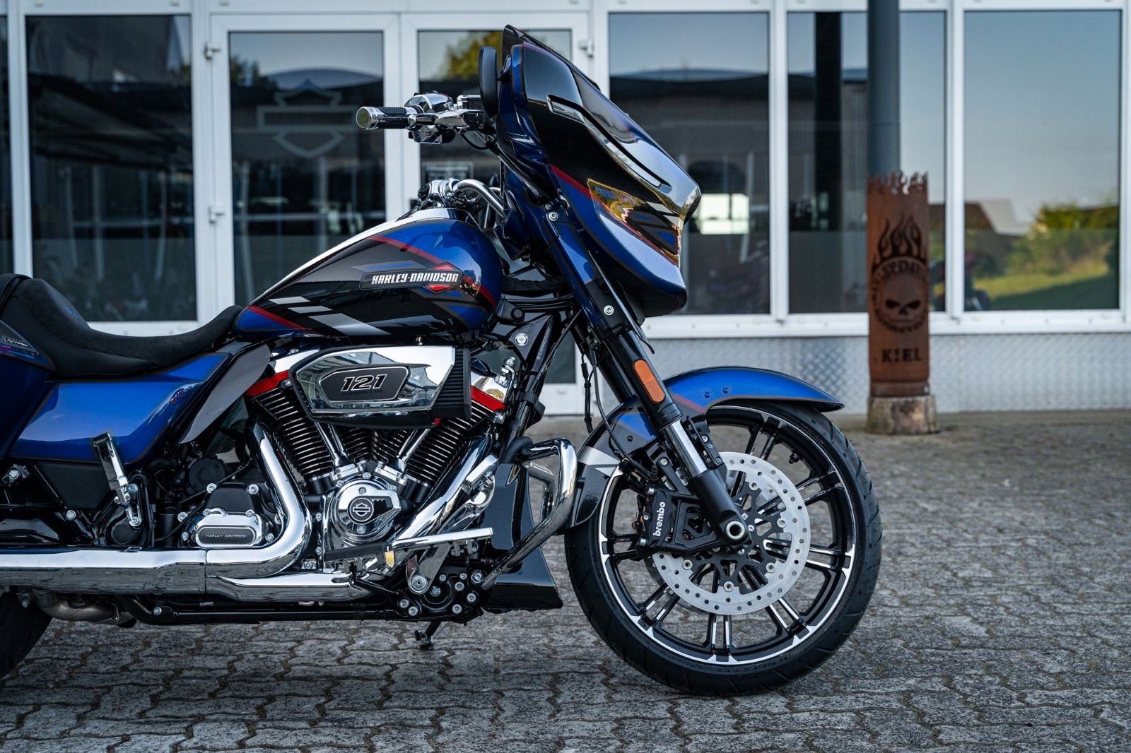 Fahrzeugabbildung Harley-Davidson CVO Street Glide  FLHXSE 121 CUI MY25 - VOR ORT