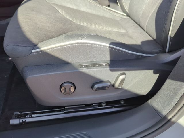 Fahrzeugabbildung SKODA Enyaq Coupé 85 Sportline MAXX AHK WINTER TRANSPO