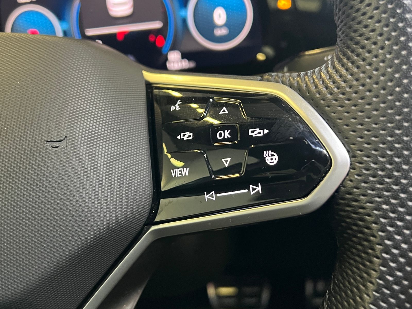 Fahrzeugabbildung Volkswagen Golf VIII GTD 2.0 TDI DSG *AHK, Pano, Sound, IQ.