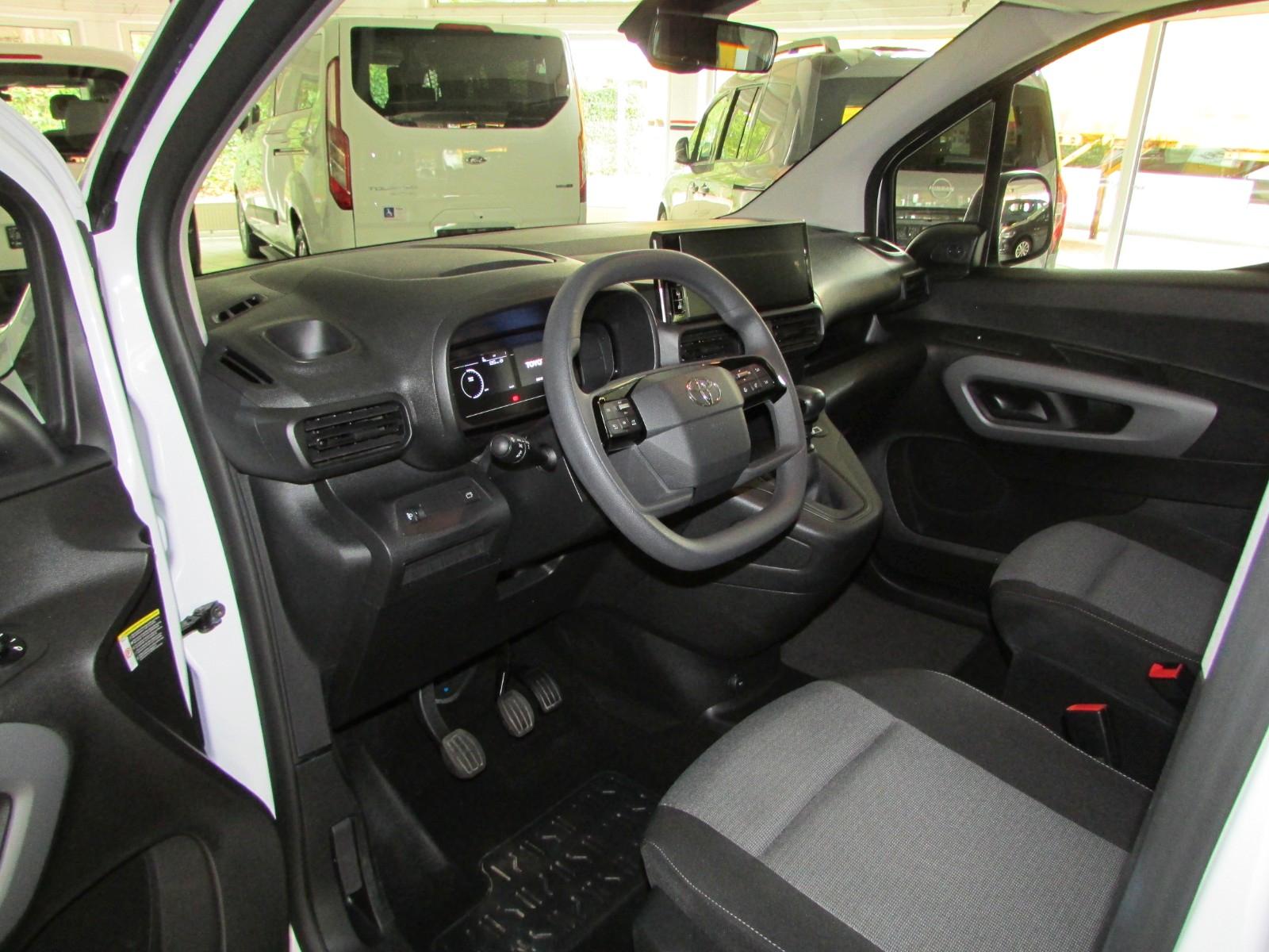Toyota Proace City Verso L1 Rampe-Behindertengerecht