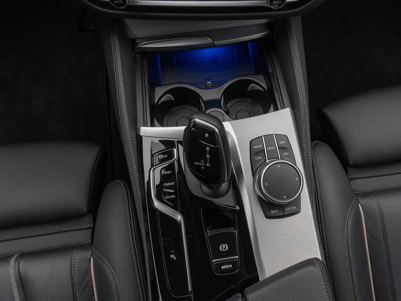 Fahrzeugabbildung BMW 540d xD Luxury Line Kamera HUD DAB ACC Alarm LED