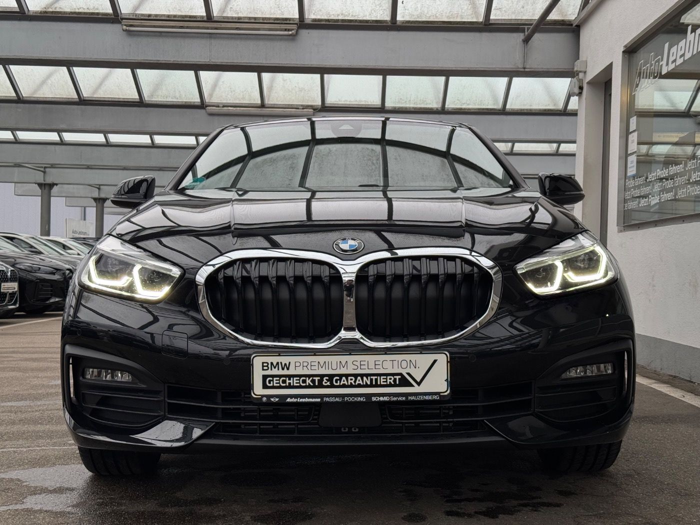 Fahrzeugabbildung BMW 118d Aut. Advantage AHK/SportSitze/ComfortPaket