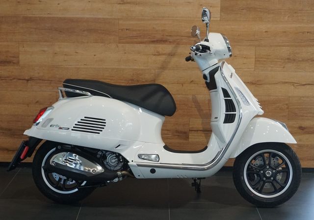 Vespa GTS 300 Super HPE / Mehrere Farben am Lager!