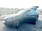 Maserati Levante Diesel 3.0 V6 202kW GRANLUSSO 4x4 Au... - schwarze Maserati Levante
