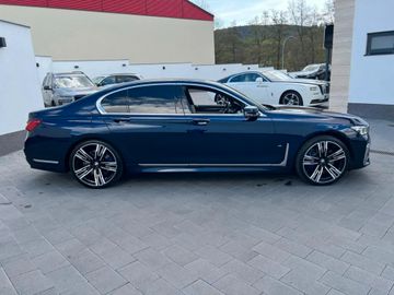 BMW 730 - 4