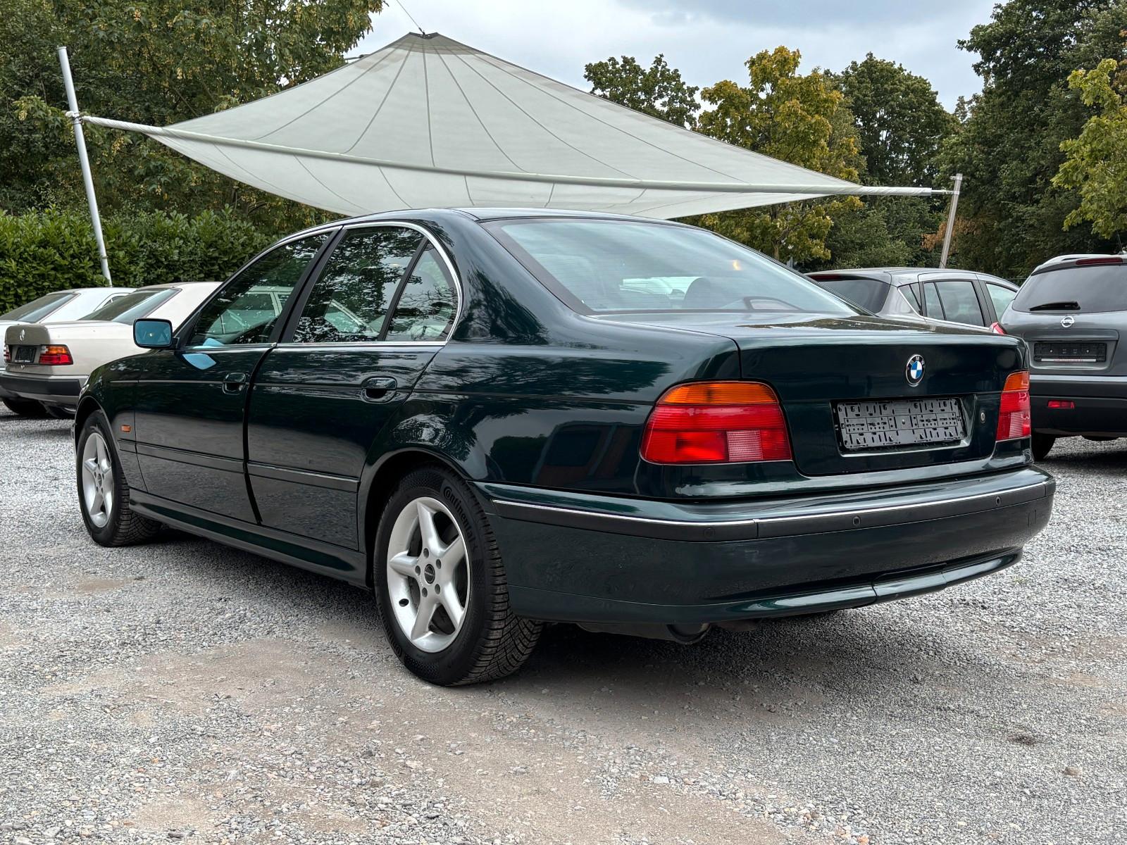 BMW 528i