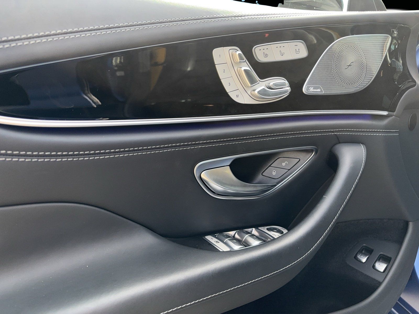 Fahrzeugabbildung Mercedes-Benz AMG GT 63 S E DISTRO Burme HUD Keramik DYNAMIC+