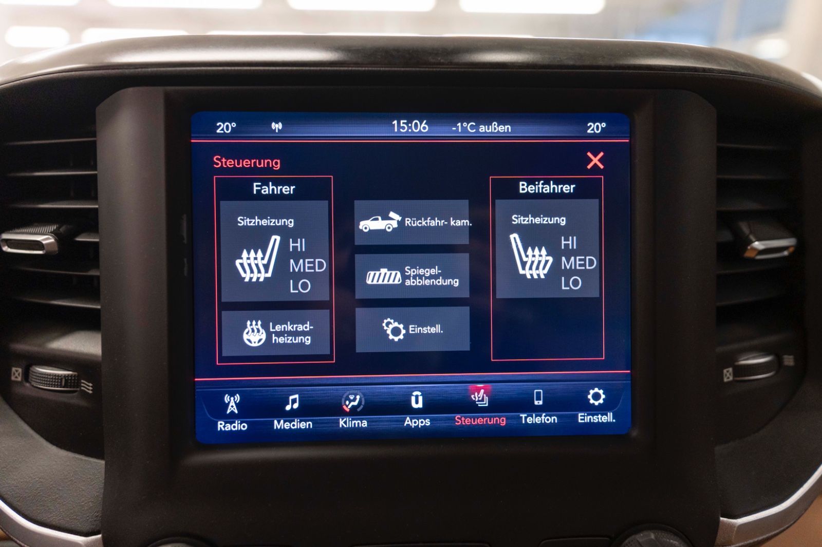 Fahrzeugabbildung Dodge RAM 1500 BIG HORN LONE STAR LED KAM CARPLAY