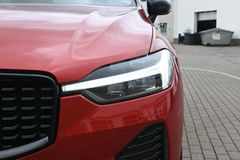 Fahrzeugabbildung Volvo XC60 B4 D AWD Autom R-Design*STDHZG*PANO*ACC*AHK