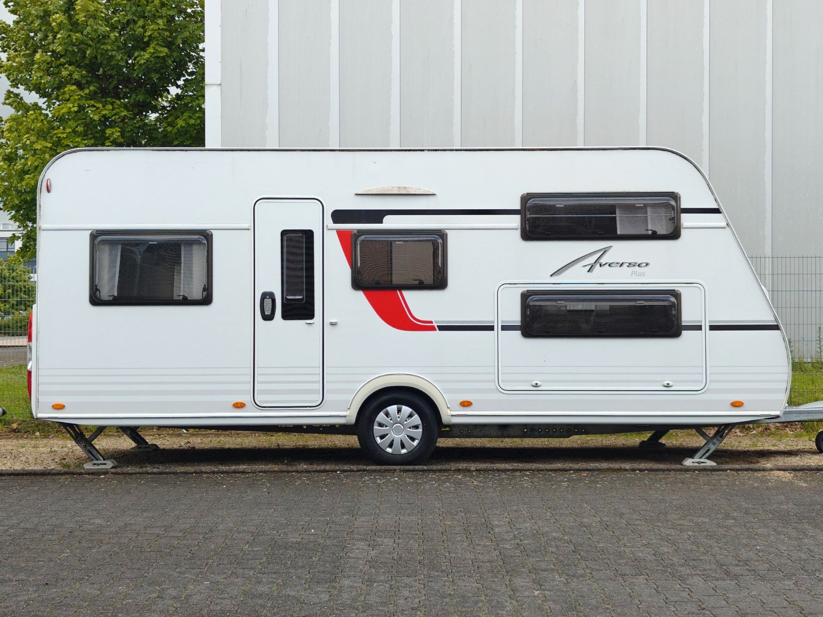 Fahrzeugabbildung Bürstner Averso Plus 510 TK - Garagenklappe -