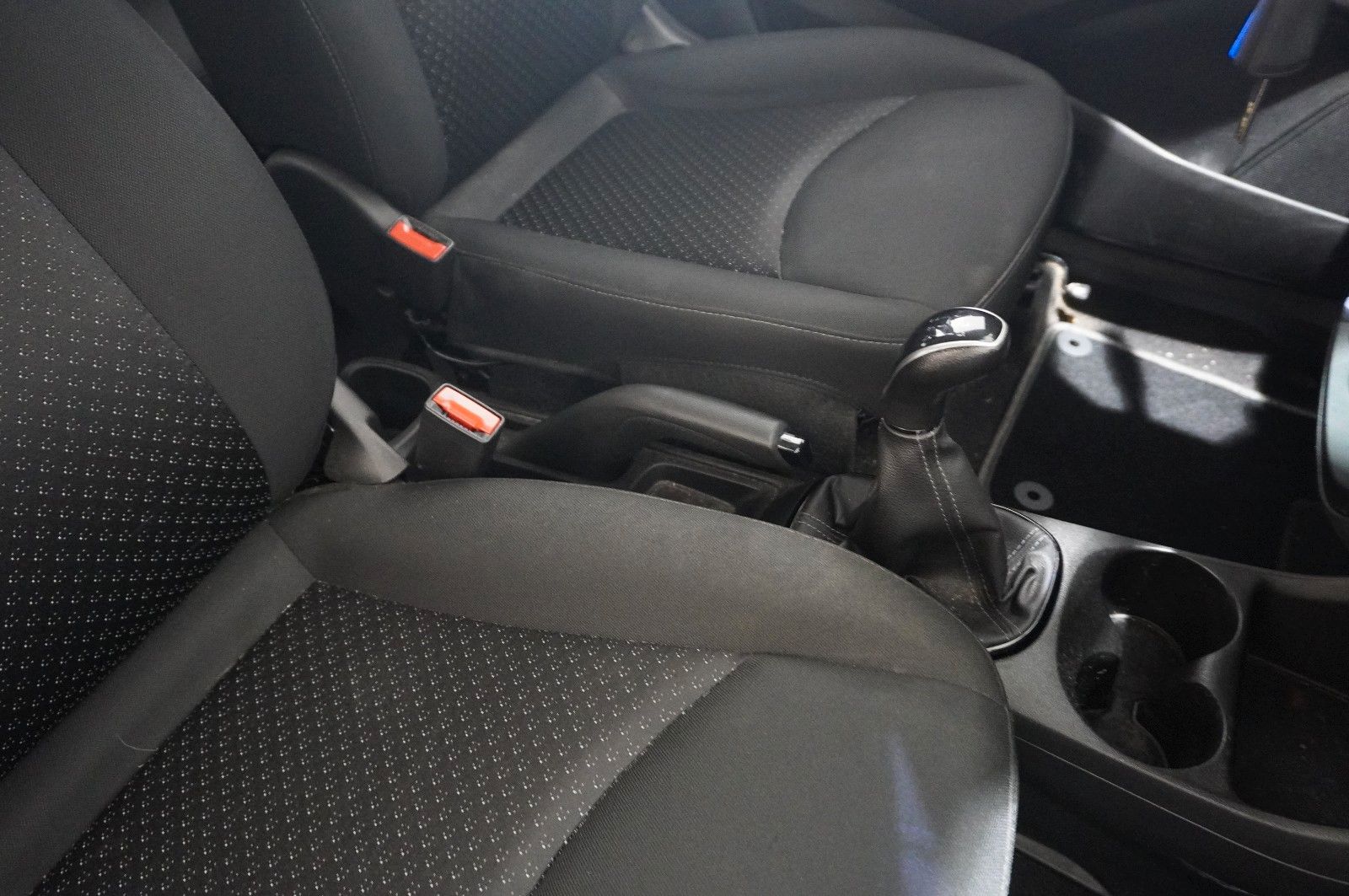 Fahrzeugabbildung Opel Karl 1.0 EDITION 5-TÜR KLIMA/USB/TEMP./BT