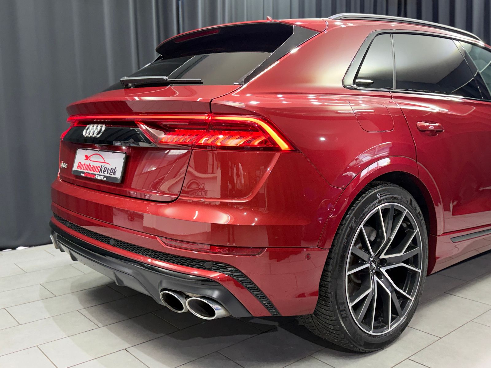 Fahrzeugabbildung Audi SQ8 4.0 TDI quattro|3D BANG&OLUFSEN|RS-SITZE|AHK