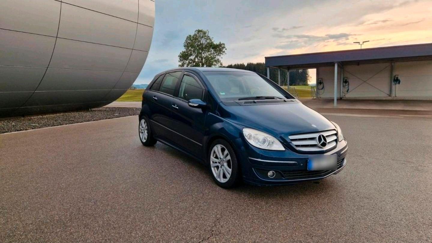 Mercedes-Benz B 200