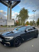BMW 550d G30 erviceNeu Scheckheft Garagenwagen - BMW 5er mit Diesel-Antrieb