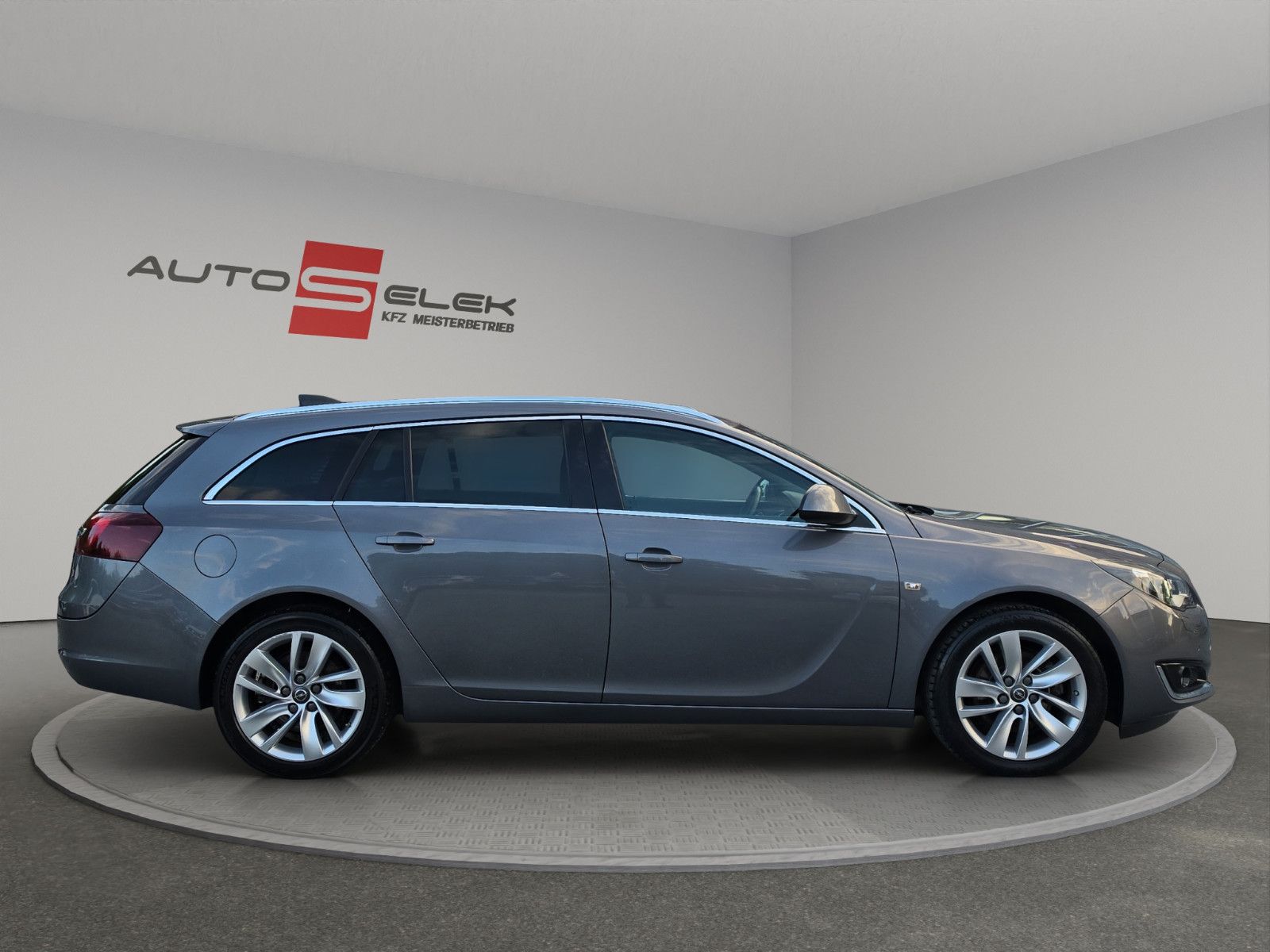 Fahrzeugabbildung Opel Insignia A Sports Tourer Innovation Automatik