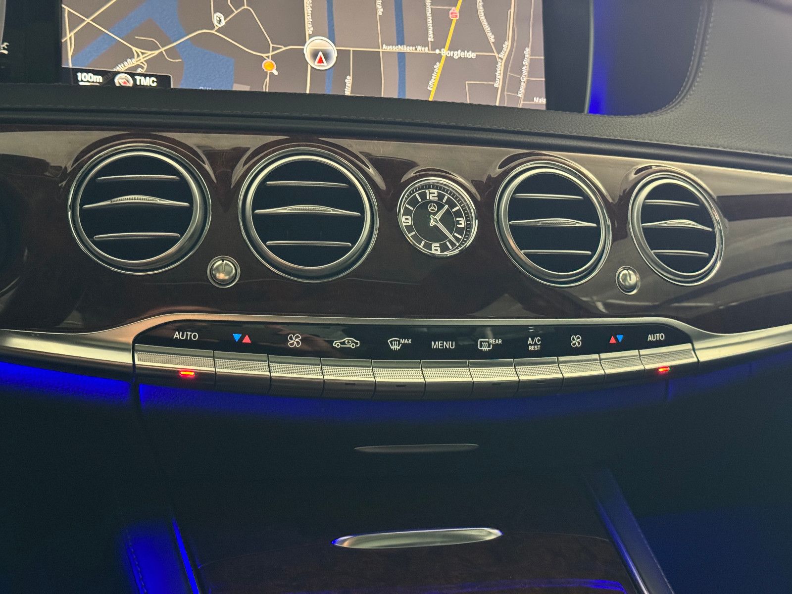 Fahrzeugabbildung Mercedes-Benz S 500 4MATIC LANG PANORAMA BURMESTER 4XSITZKLIMA