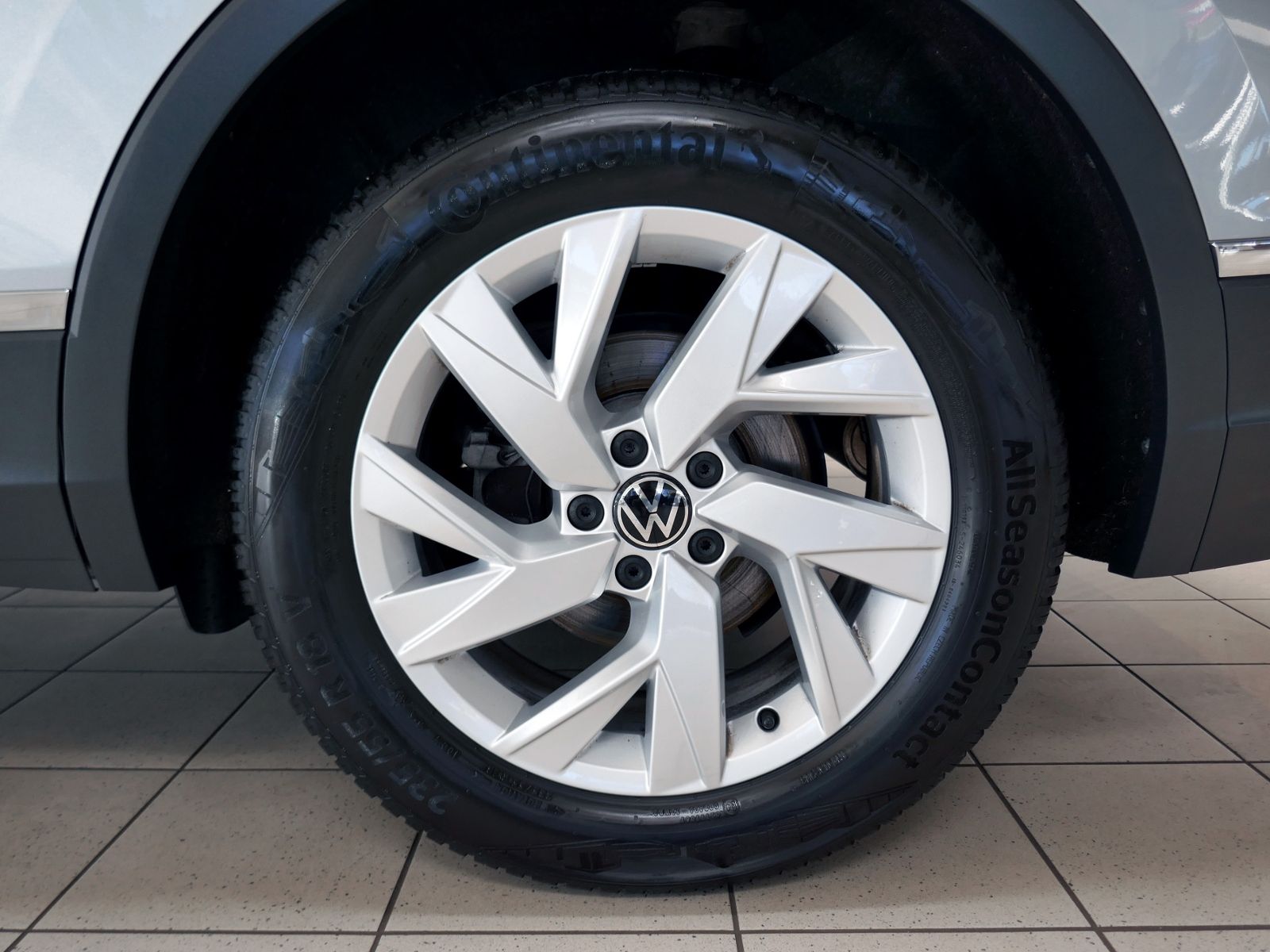 Fahrzeugabbildung Volkswagen Tiguan Allspace Life 1.5 TSI DSG | LED AHK ACC
